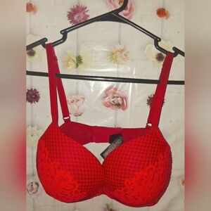 Victoria Secret Very Sexy Red Lace  PushUp Pigeonnant Bra 34DD